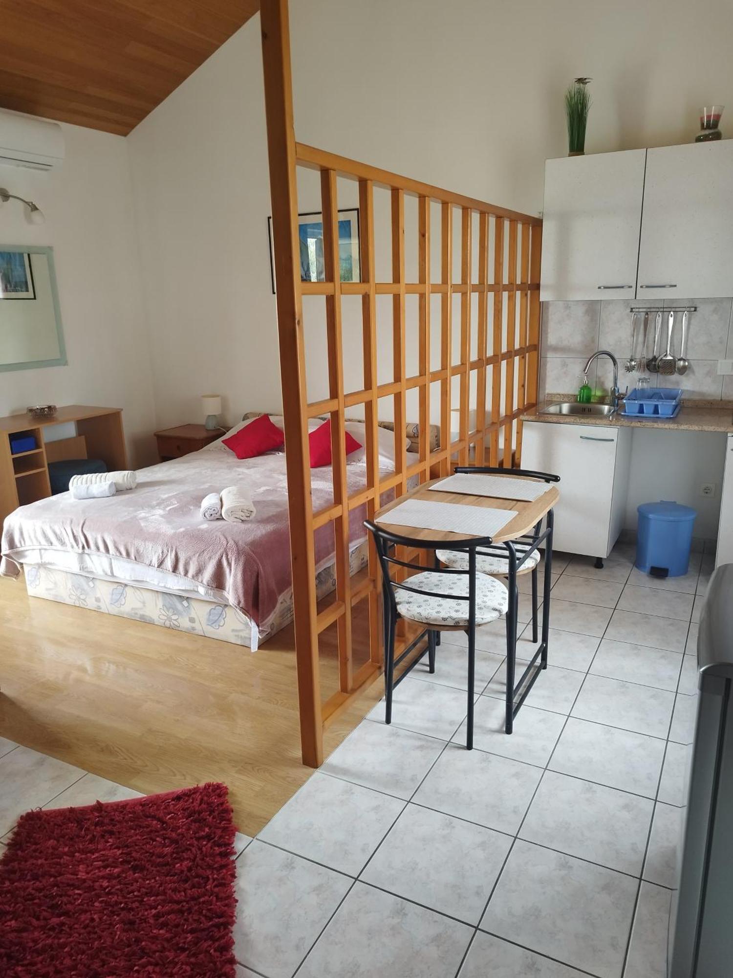 Tonka Apartment *